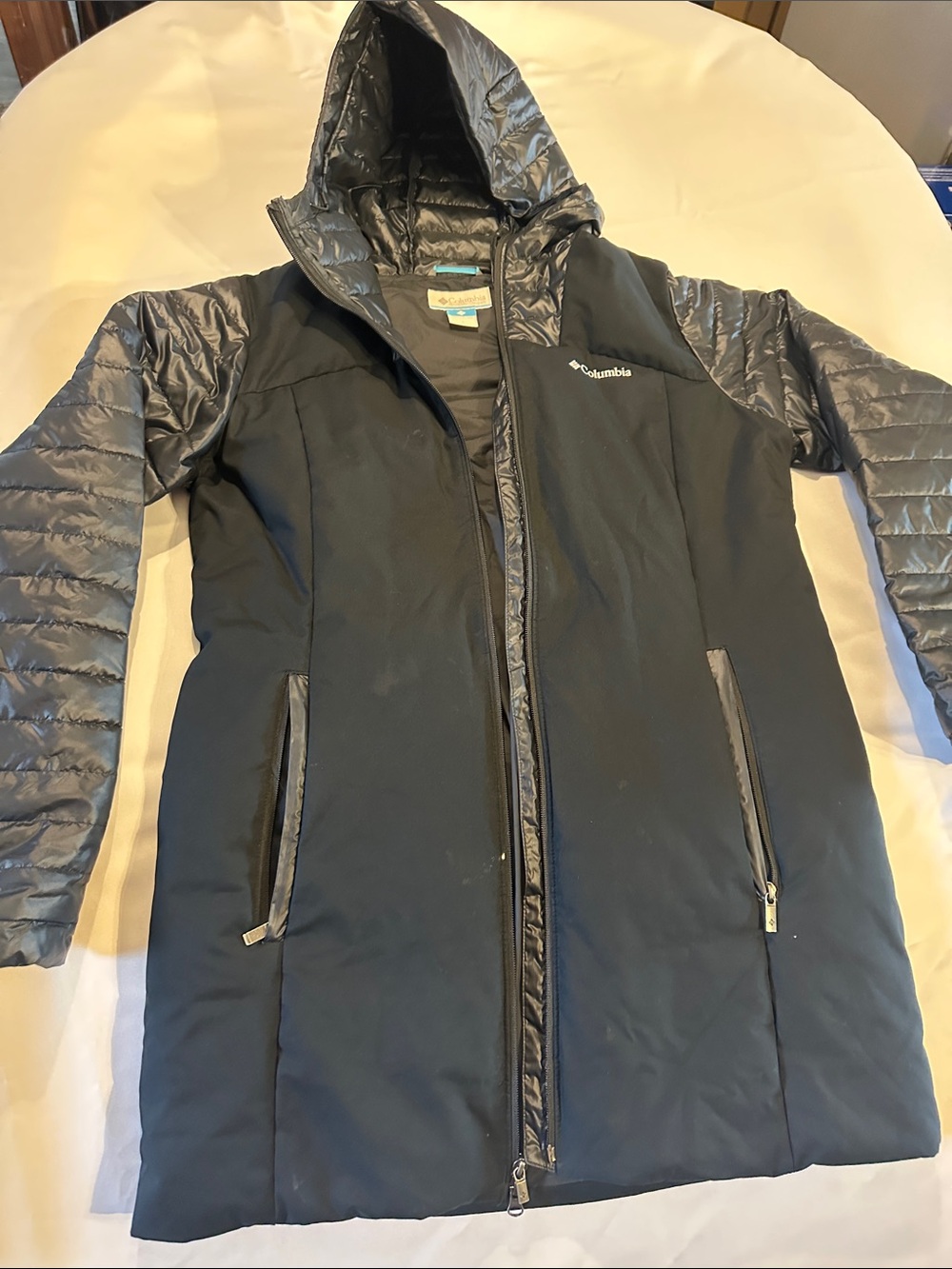 Columbia Women's Black Hooded Puffer Coat with Gray Quilted Sleeves